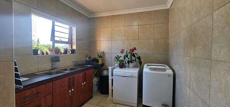 4 Bedroom Property for Sale in Myburgh Park Western Cape